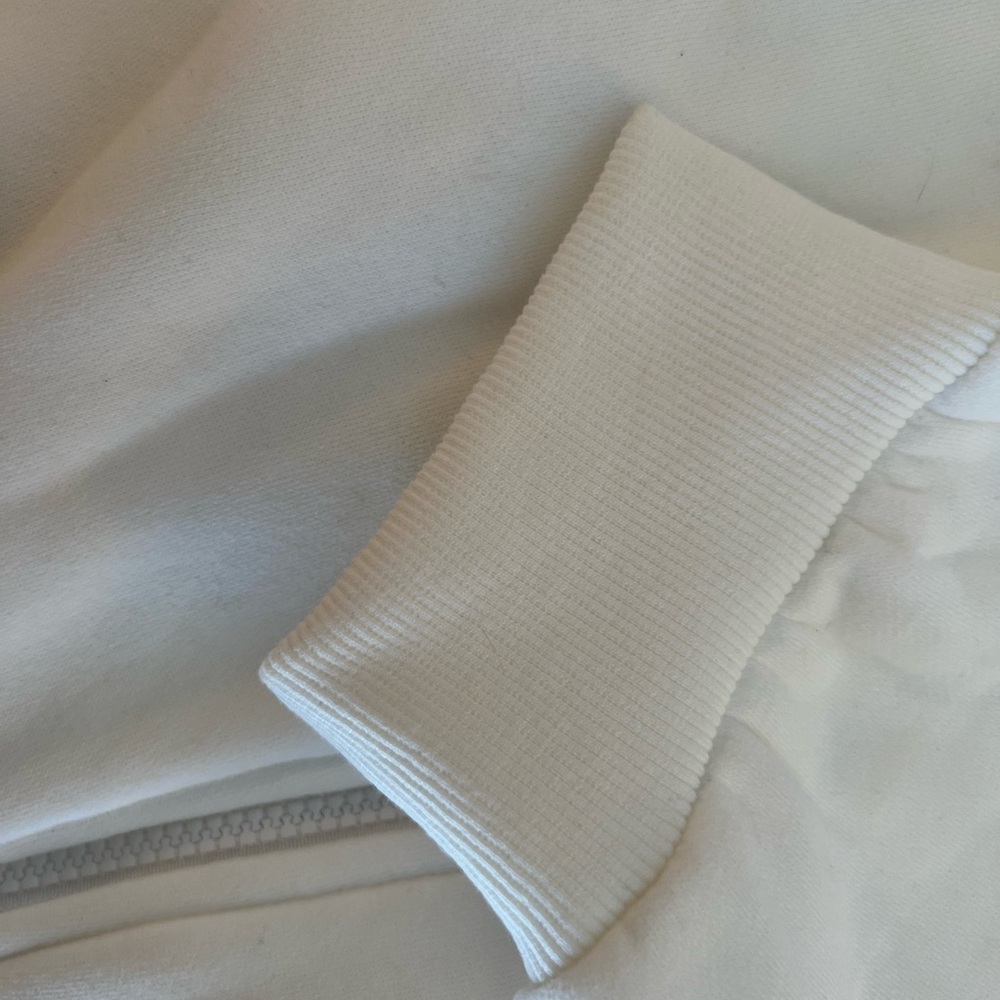 Comfrt Large Cloud Zip Hoodie & Large Sweatpants in White Snow - Picture 6 of 16